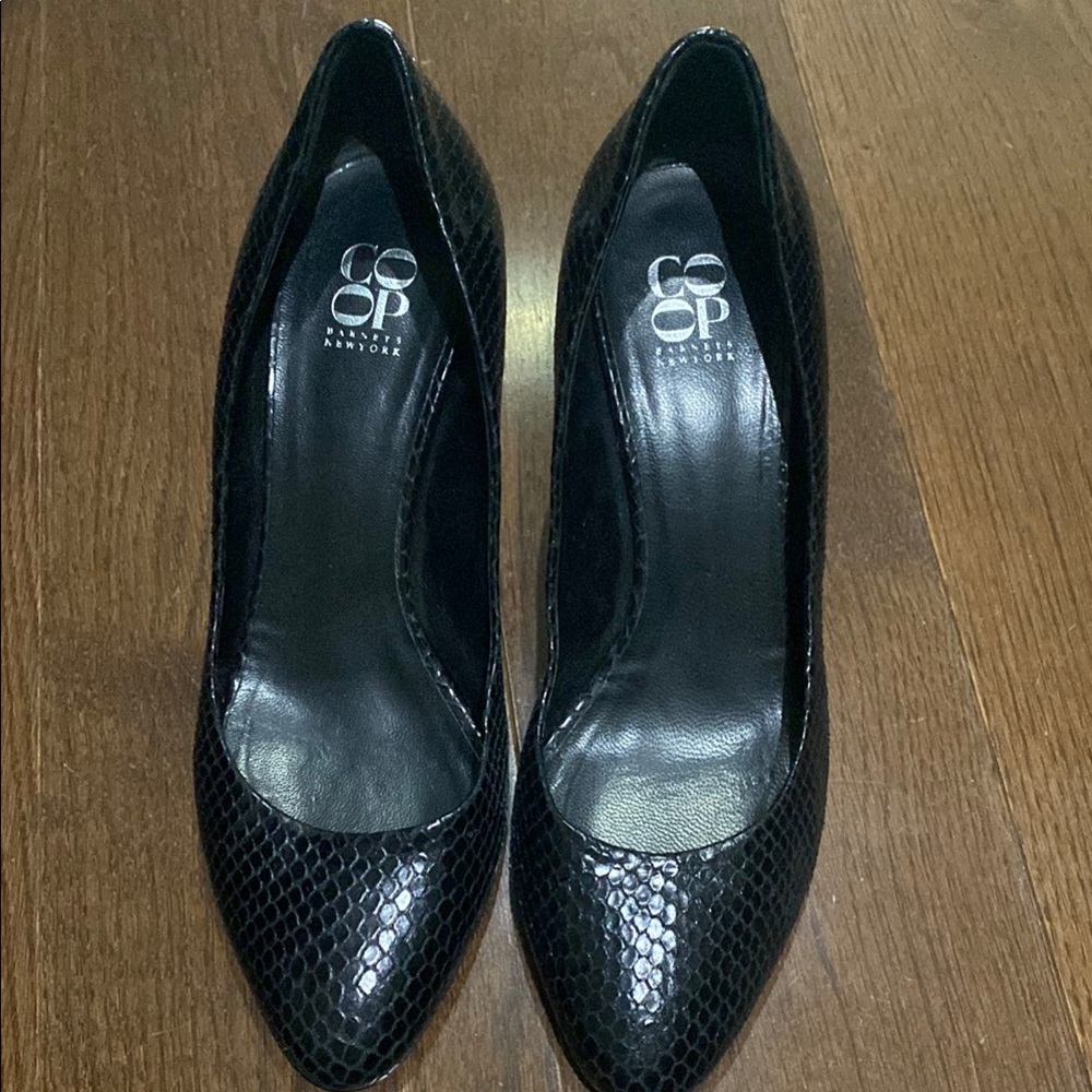 Barneys Italian Leather heels